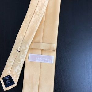 Michael Kors gold tie